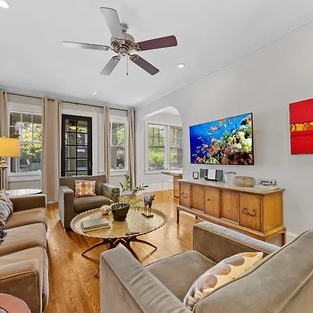Luxurious Myers Park Living With Screened Porch